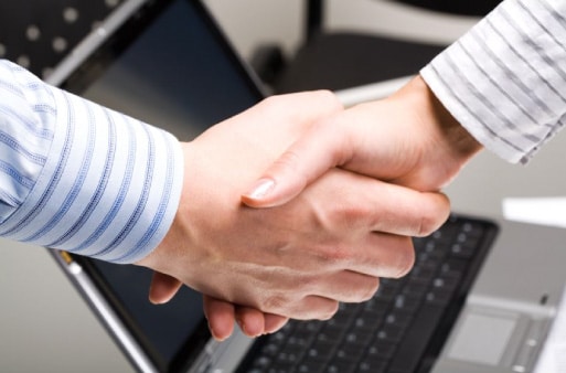 Quatro dicas para sua empresa fidelizar e atrair clientes Quatro dicas para sua empresa fidelizar e atrair clientes