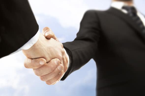 Qlik e Tech Mahindra firmam parceria global Qlik e Tech Mahindra firmam parceria global