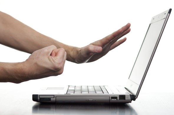 Como lidar com reclamações online Como lidar com reclamações online